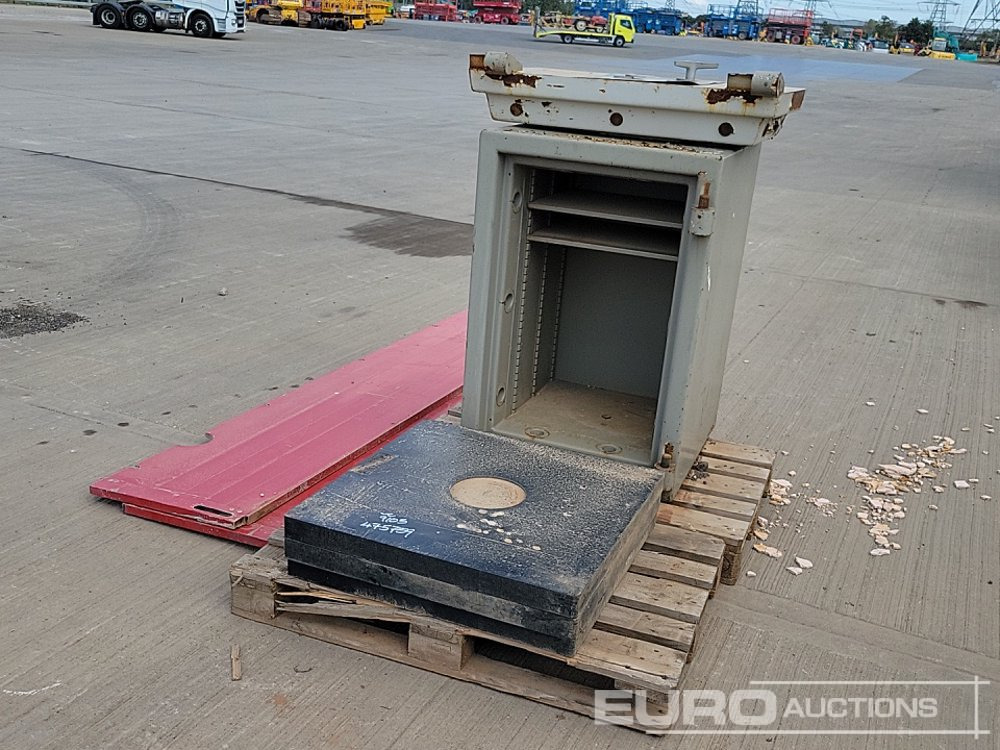 Aluminium Dropside Side Panels (2 of), Hiab Outrigger Feet (3 of), Chubb Key Safe - Pajisje ndërtimi: foto 1 Aluminium Dropside Side Panels (2 of), Hiab Outrigger Feet (3 of), Chubb Key Safe - Pajisje ndërtimi: foto 1