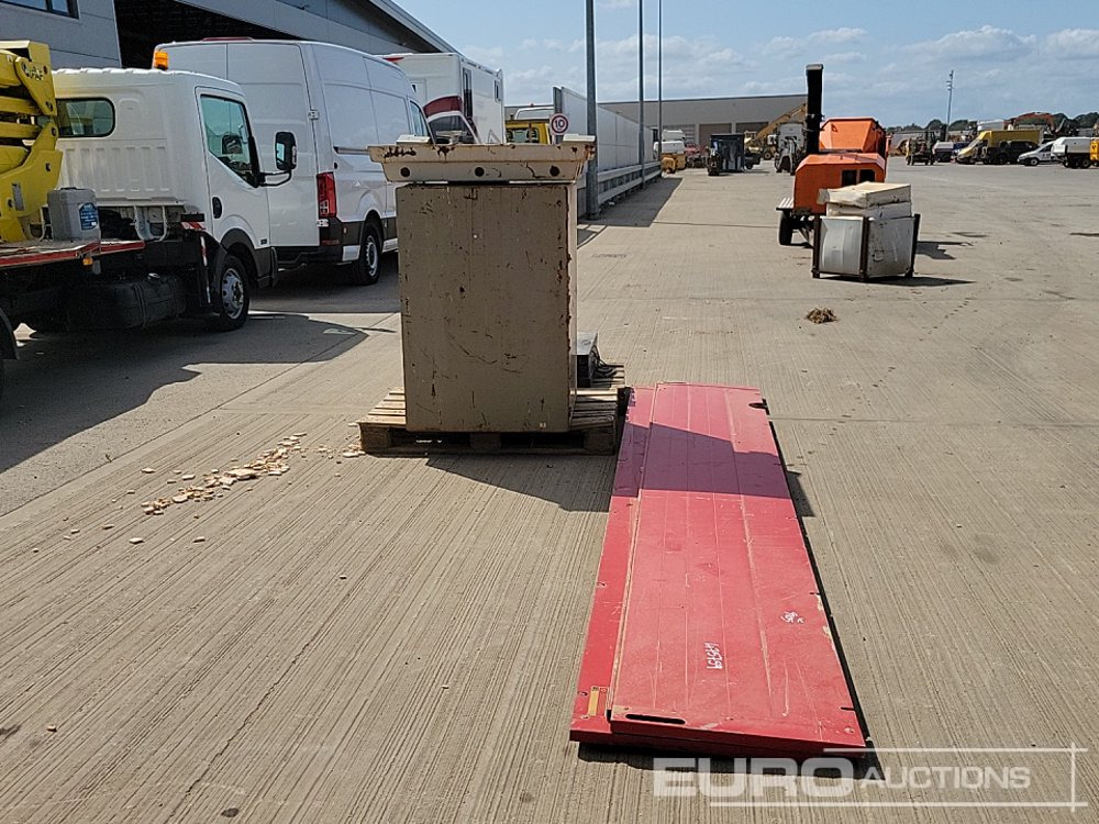 Aluminium Dropside Side Panels (2 of), Hiab Outrigger Feet (3 of), Chubb Key Safe - Pajisje ndërtimi: foto 4 Aluminium Dropside Side Panels (2 of), Hiab Outrigger Feet (3 of), Chubb Key Safe - Pajisje ndërtimi: foto 4