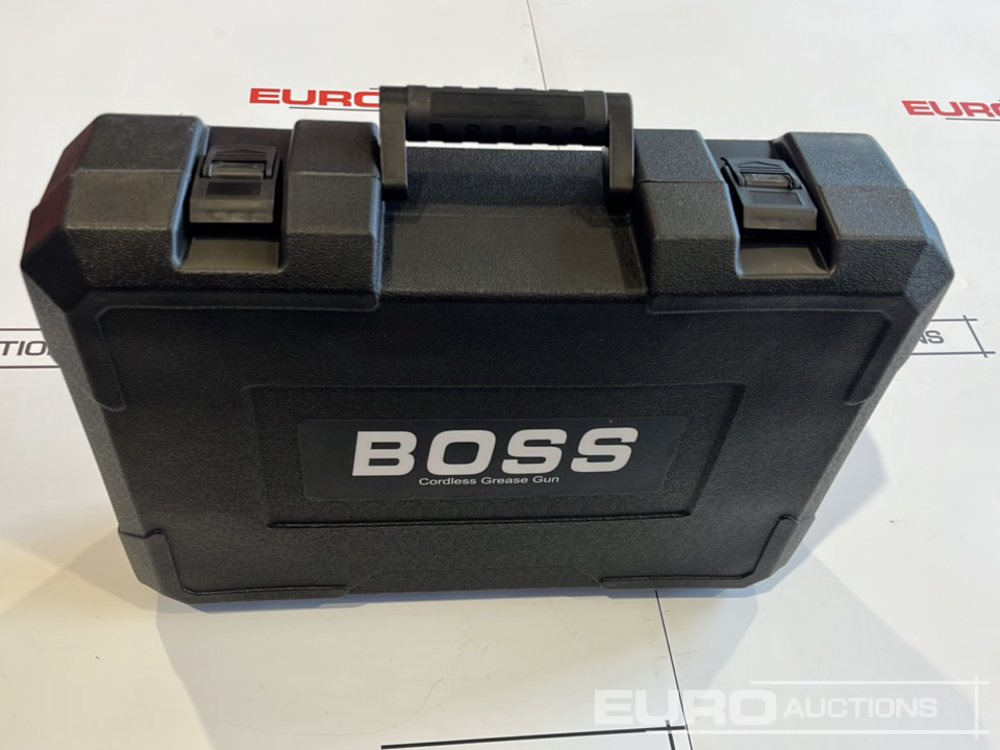 Pajisjet e ofiçinës Boss 21 Volt Lithium Battery Cordless Grease Gun, 2 Batteries, Charger, Case, Shoulder Strap, Extension Pieces and Fittings: foto 13