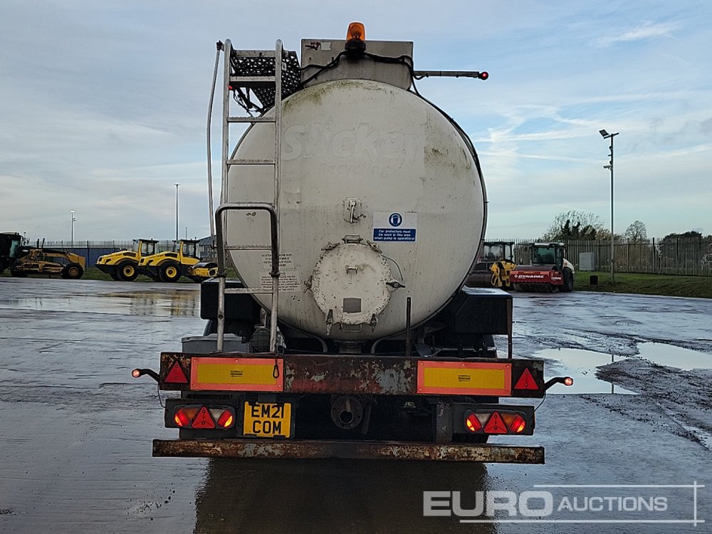 Crane Freuhauf Tri Axle Tanker Trailer - Gjysmë rimorkio me bot: foto 4 Crane Freuhauf Tri Axle Tanker Trailer - Gjysmë rimorkio me bot: foto 4