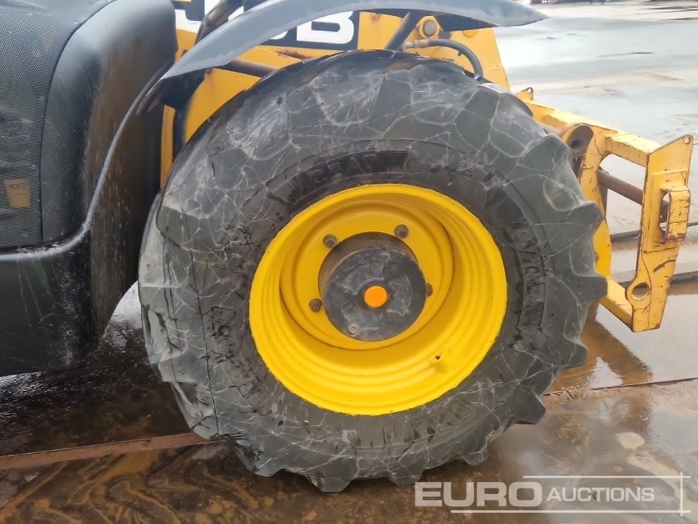 Ekskavator teleskopik JCB 526-56 Agri Plus: foto 12