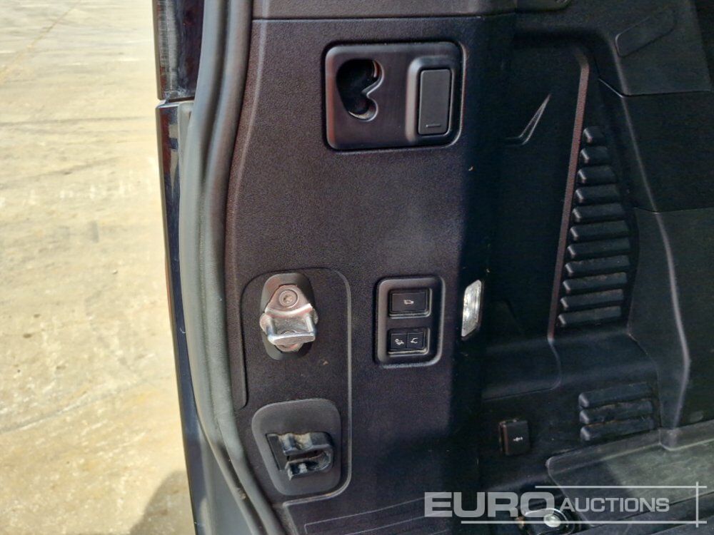 SUV Land Rover Defender: foto 20 SUV Land Rover Defender: foto 20