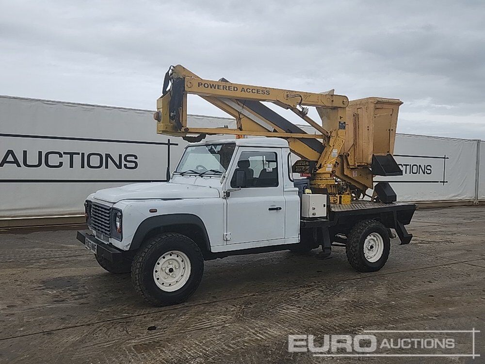 Land Rover Defender - Furgon pasagjerësh: foto 1 Land Rover Defender - Furgon pasagjerësh: foto 1