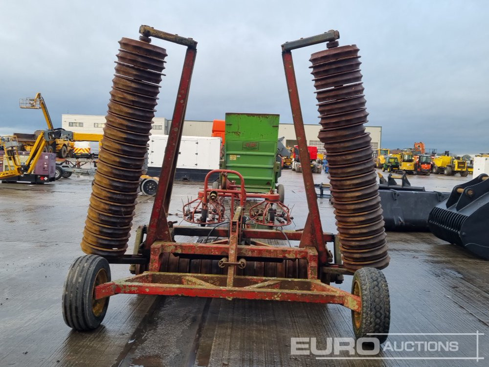 Vaderstad Single Axle Draw Bar Hydraulic Folding Ring Roller - Makineri bujqësore: foto 4 Vaderstad Single Axle Draw Bar Hydraulic Folding Ring Roller - Makineri bujqësore: foto 4