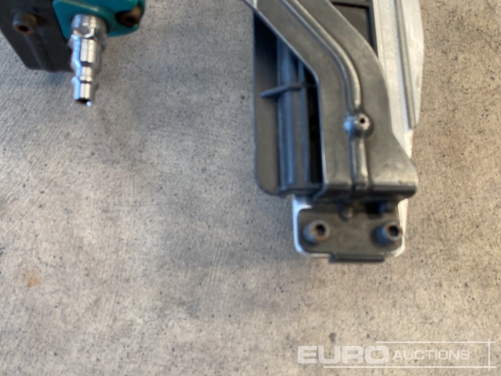 Pajisje ndërtimi Makita AT1150A Pneumatic Nailer (Body Only): foto 23