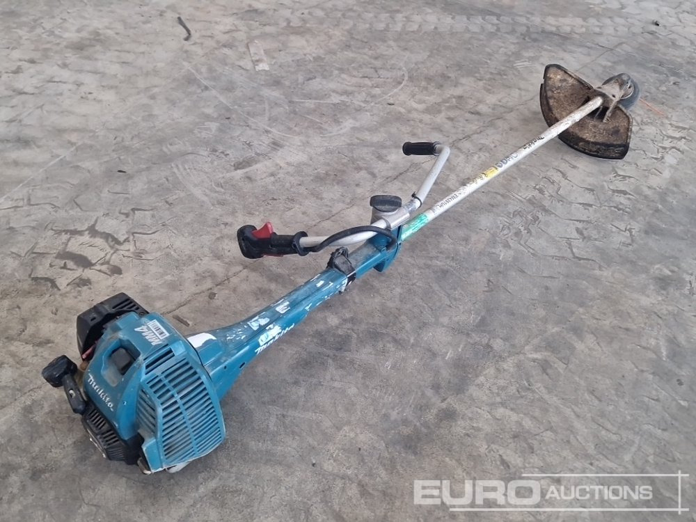 Makita Petrol Strimmer - Pajisjet e ofiçinës: foto 3 Makita Petrol Strimmer - Pajisjet e ofiçinës: foto 3