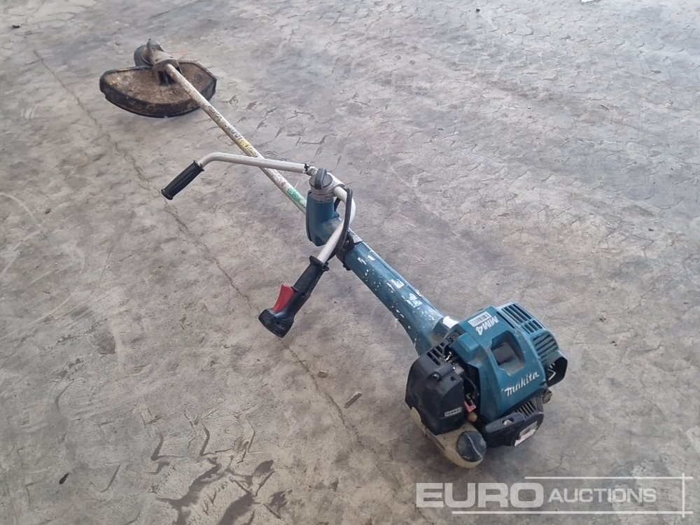 Makita Petrol Strimmer - Pajisjet e ofiçinës: foto 2 Makita Petrol Strimmer - Pajisjet e ofiçinës: foto 2