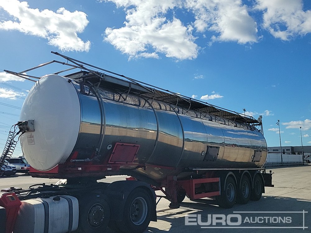 Melton 40,000 Litre Tri Axle Tanker Trailer - Gjysmë rimorkio me bot: foto 1 Melton 40,000 Litre Tri Axle Tanker Trailer - Gjysmë rimorkio me bot: foto 1