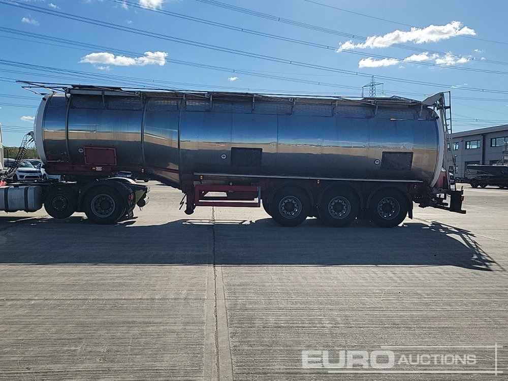 Melton 40,000 Litre Tri Axle Tanker Trailer - Gjysmë rimorkio me bot: foto 2 Melton 40,000 Litre Tri Axle Tanker Trailer - Gjysmë rimorkio me bot: foto 2
