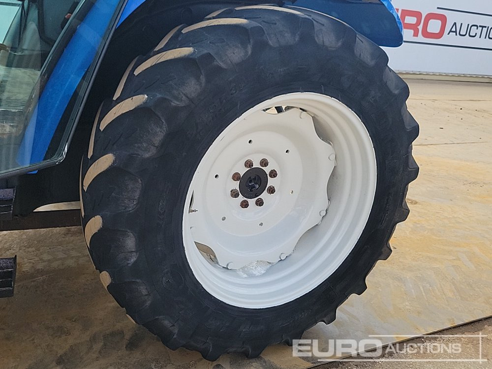 Traktor New Holland T5060: foto 10