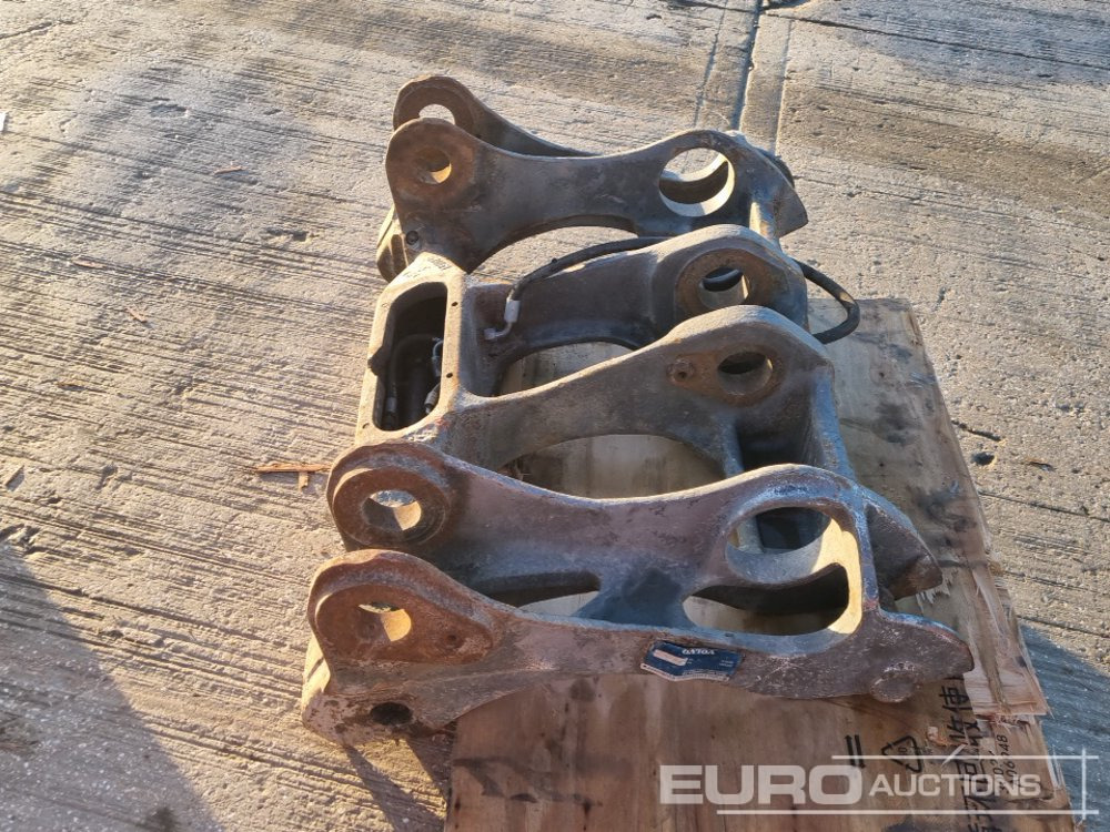 Volvo Quick Hitch to suit Wheeled Loader - Pjesë këmbimi: foto 2 Volvo Quick Hitch to suit Wheeled Loader - Pjesë këmbimi: foto 2