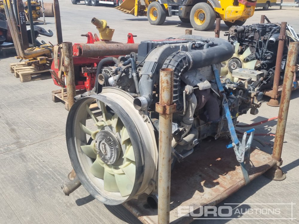 Renault 6 Cylinder Engine, Gearbox - Motori: foto 1 Renault 6 Cylinder Engine, Gearbox - Motori: foto 1