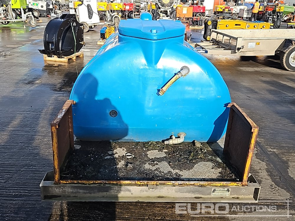 Static Plastic Water Bowser - Rezervuari i magazinimit: foto 2 Static Plastic Water Bowser - Rezervuari i magazinimit: foto 2