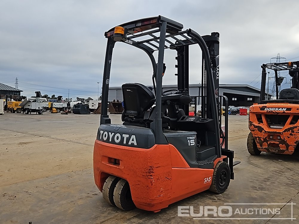 Toyota 8FBET15 - Pirun ngritës: foto 5 Toyota 8FBET15 - Pirun ngritës: foto 5