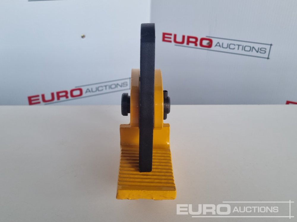 Unused 1 Ton PDB Horizontal Plate Lifting Clamp - Pajisje ndërtimi: foto 2 Unused 1 Ton PDB Horizontal Plate Lifting Clamp - Pajisje ndërtimi: foto 2