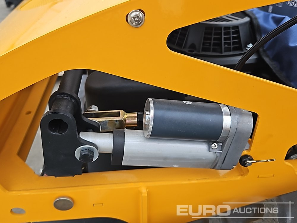 Korrëse bari i kopshtit Unused 2025 Infront YF800: foto 22