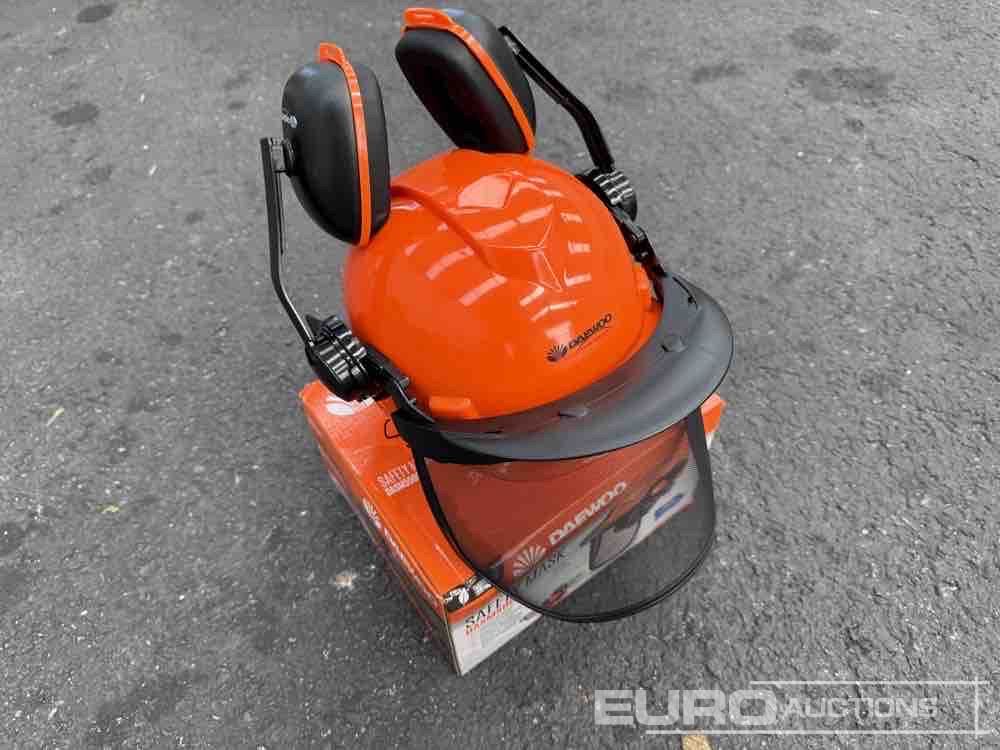 Unused Daewoo DASM5009 Safety Mask (4 of) - Pajisjet e ofiçinës: foto 4 Unused Daewoo DASM5009 Safety Mask (4 of) - Pajisjet e ofiçinës: foto 4