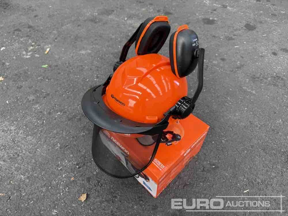 Unused Daewoo DASM5009 Safety Mask (4 of) - Pajisjet e ofiçinës: foto 5 Unused Daewoo DASM5009 Safety Mask (4 of) - Pajisjet e ofiçinës: foto 5