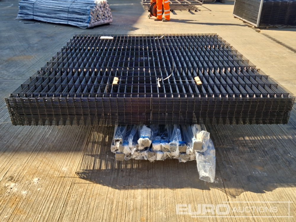 Unused Galvanised & Powder Coated Heavy Duty (5mm) Wire Mesh Fencing, 25 x H2.4m x W2.2m Panels, 26 x 60mm x 60mm x3m Posts, with Fittings (Black) - Pajisje ndërtimi: foto 4 Unused Galvanised & Powder Coated Heavy Duty (5mm) Wire Mesh Fencing, 25 x H2.4m x W2.2m Panels, 26 x 60mm x 60mm x3m Posts, with Fittings (Black) - Pajisje ndërtimi: foto 4
