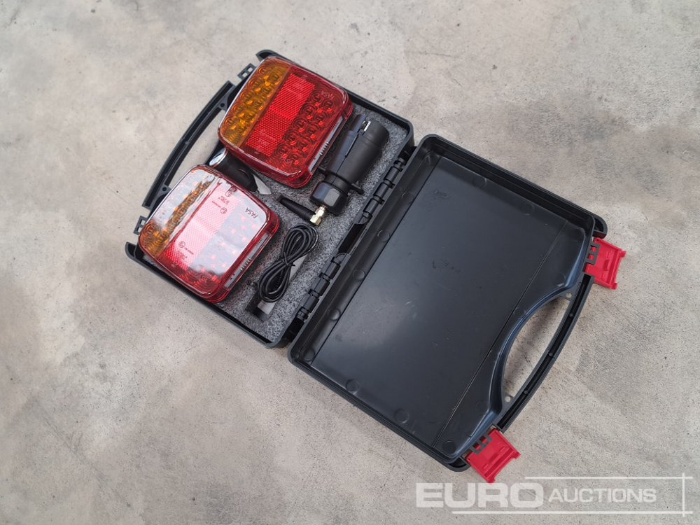 Unused LED Wireless Magnetic Trailer Lights - Pajisjet e ofiçinës: foto 3 Unused LED Wireless Magnetic Trailer Lights - Pajisjet e ofiçinës: foto 3