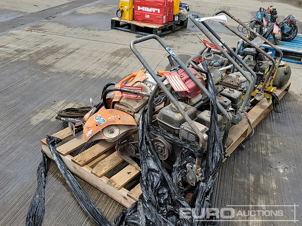 Wacker Neuson Petrol Compaction Plate (4 of, Spares), Handheld Breaker (2 of), Stihl Petrol Quick Cut Saw (2 of, Spares), Strimmer (Spares), Battery Charger, Pneumatic Handheld Breaker (3 of), Poker U - Makineri asfalti: foto 3 Wacker Neuson Petrol Compaction Plate (4 of, Spares), Handheld Breaker (2 of), Stihl Petrol Quick Cut Saw (2 of, Spares), Strimmer (Spares), Battery Charger, Pneumatic Handheld Breaker (3 of), Poker U - Makineri asfalti: foto 3