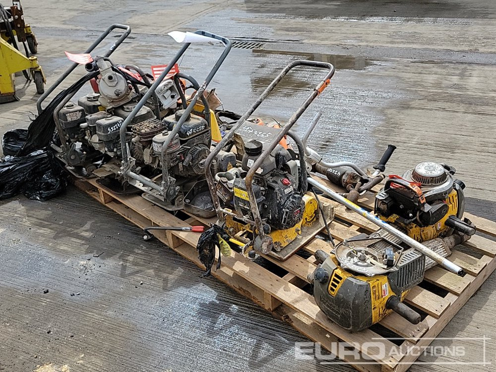 Wacker Neuson Petrol Compaction Plate (4 of, Spares), Handheld Breaker (2 of), Stihl Petrol Quick Cut Saw (2 of, Spares), Strimmer (Spares), Battery Charger, Pneumatic Handheld Breaker (3 of), Poker U - Makineri asfalti: foto 5 Wacker Neuson Petrol Compaction Plate (4 of, Spares), Handheld Breaker (2 of), Stihl Petrol Quick Cut Saw (2 of, Spares), Strimmer (Spares), Battery Charger, Pneumatic Handheld Breaker (3 of), Poker U - Makineri asfalti: foto 5