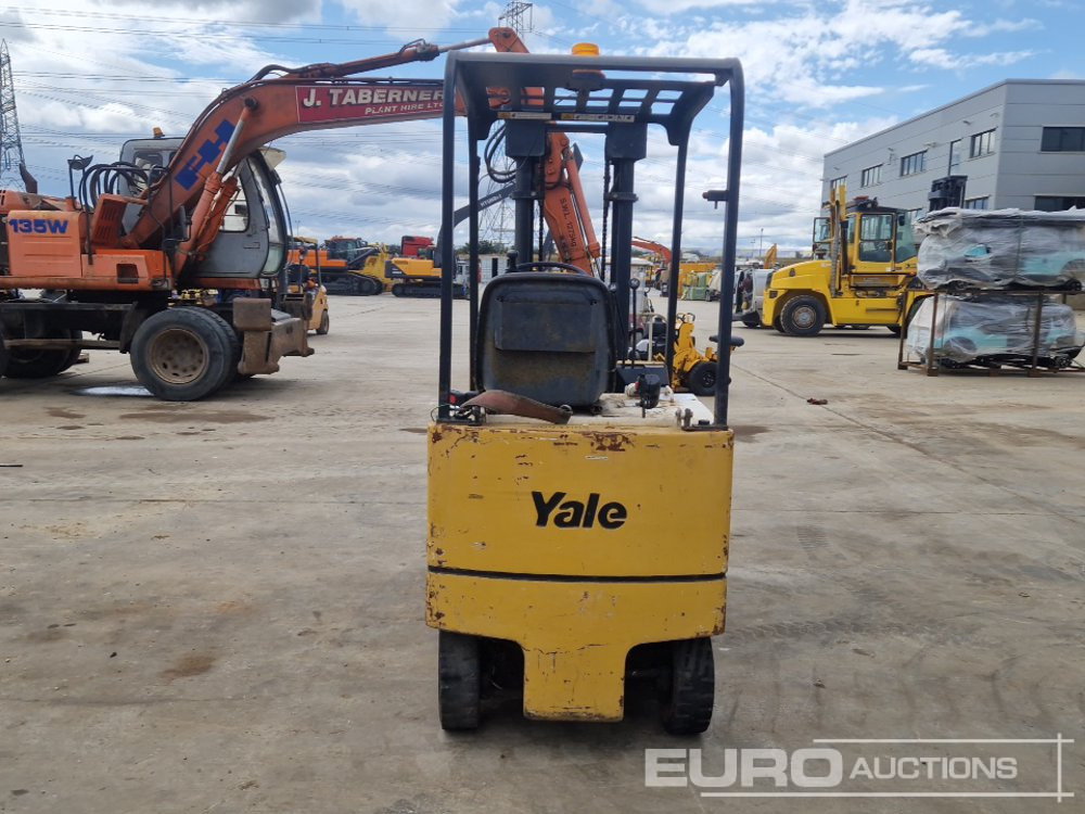Yale ERC12DAEV2160 Electric Forklift, 2 Stage Mast, Forks (No Drive) - Pirun elektrik: foto 4 Yale ERC12DAEV2160 Electric Forklift, 2 Stage Mast, Forks (No Drive) - Pirun elektrik: foto 4