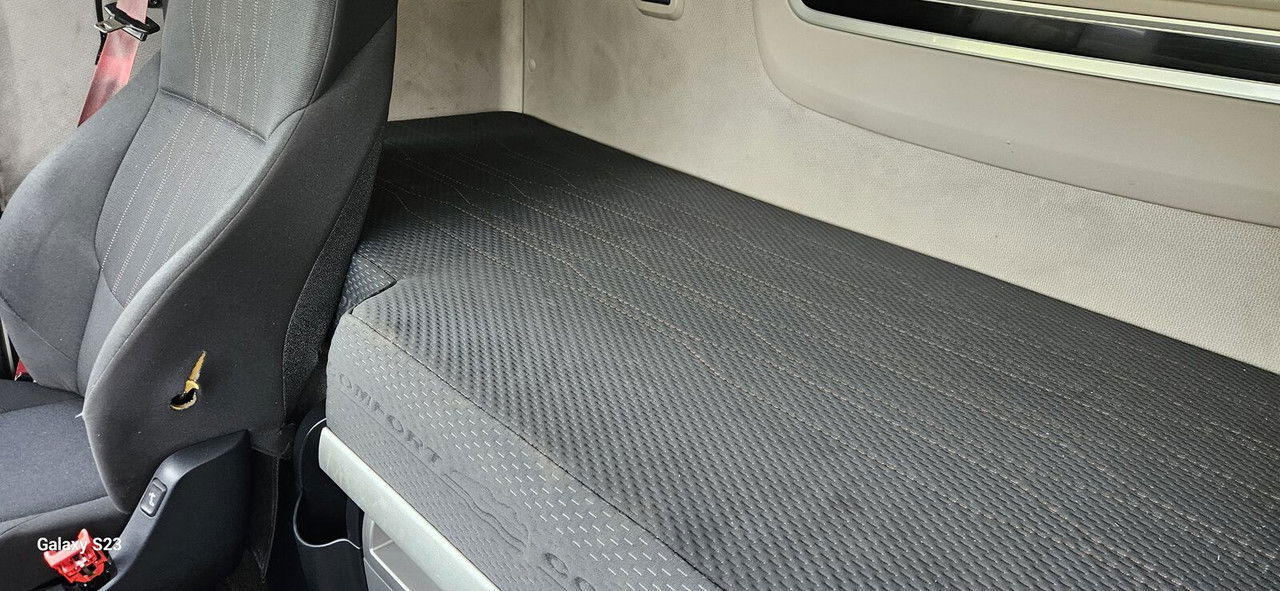 DAF XF 106.480 - Gjysmë-kamion: foto 4 DAF XF 106.480 - Gjysmë-kamion: foto 4