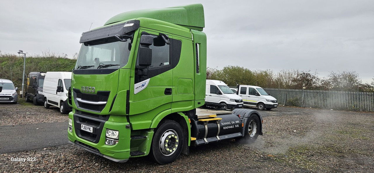 Iveco Stralis 400 LNG - Gjysmë-kamion: foto 1 Iveco Stralis 400 LNG - Gjysmë-kamion: foto 1