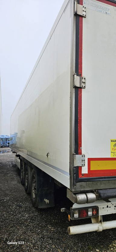 Krone - Gjysmë rimorkio frigorifer: foto 5 Krone - Gjysmë rimorkio frigorifer: foto 5