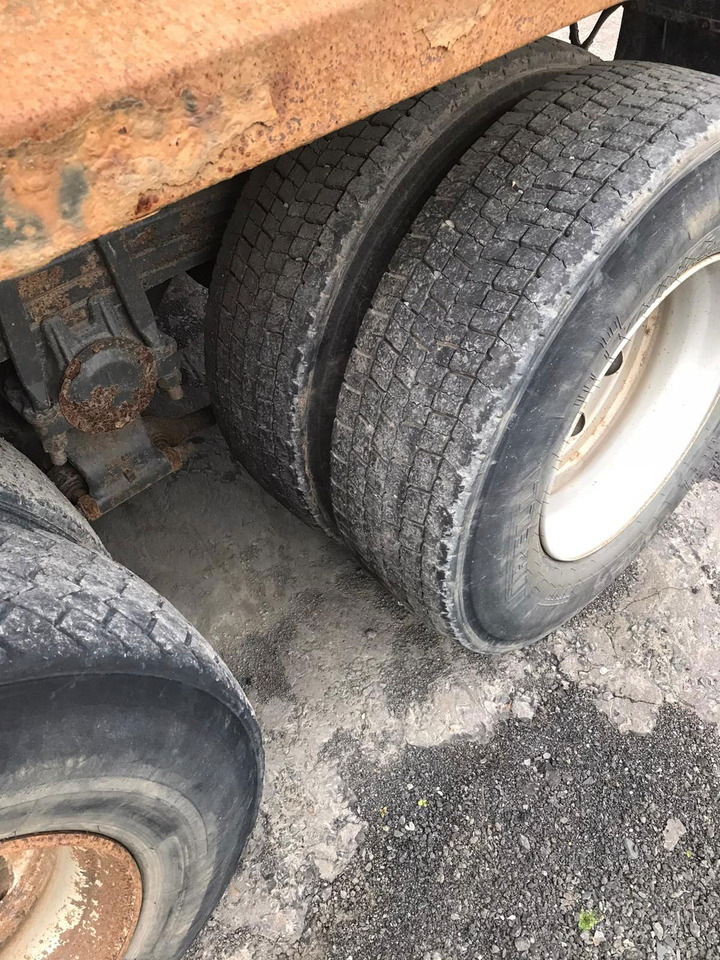 Mercedes-Benz Actros 3240 Tipper - Kamion vetëshkarkues: foto 2 Mercedes-Benz Actros 3240 Tipper - Kamion vetëshkarkues: foto 2