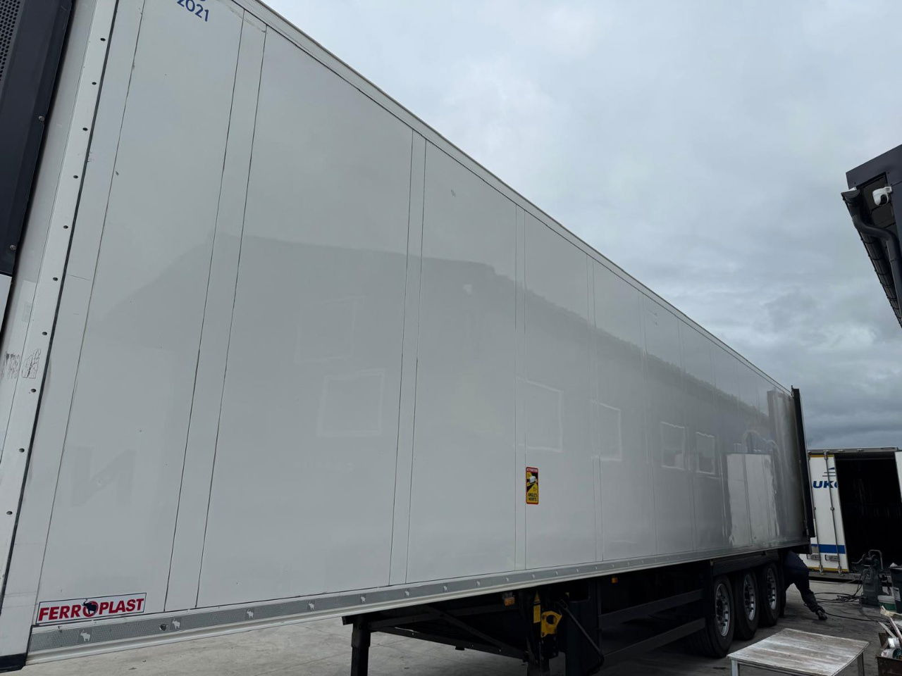 Schmitz Cargobull - Gjysmë rimorkio frigorifer: foto 4 Schmitz Cargobull - Gjysmë rimorkio frigorifer: foto 4