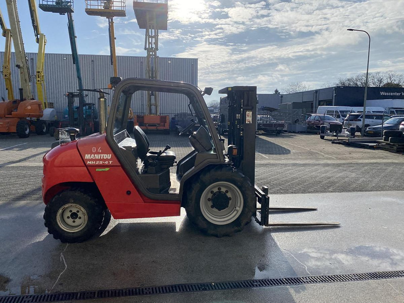 Manitou MH 25-4 T Buggie, Ruw terrein heftruck, 4x4 - Ngarkues me pirun për terren të ashpër: foto 4 Manitou MH 25-4 T Buggie, Ruw terrein heftruck, 4x4 - Ngarkues me pirun për terren të ashpër: foto 4