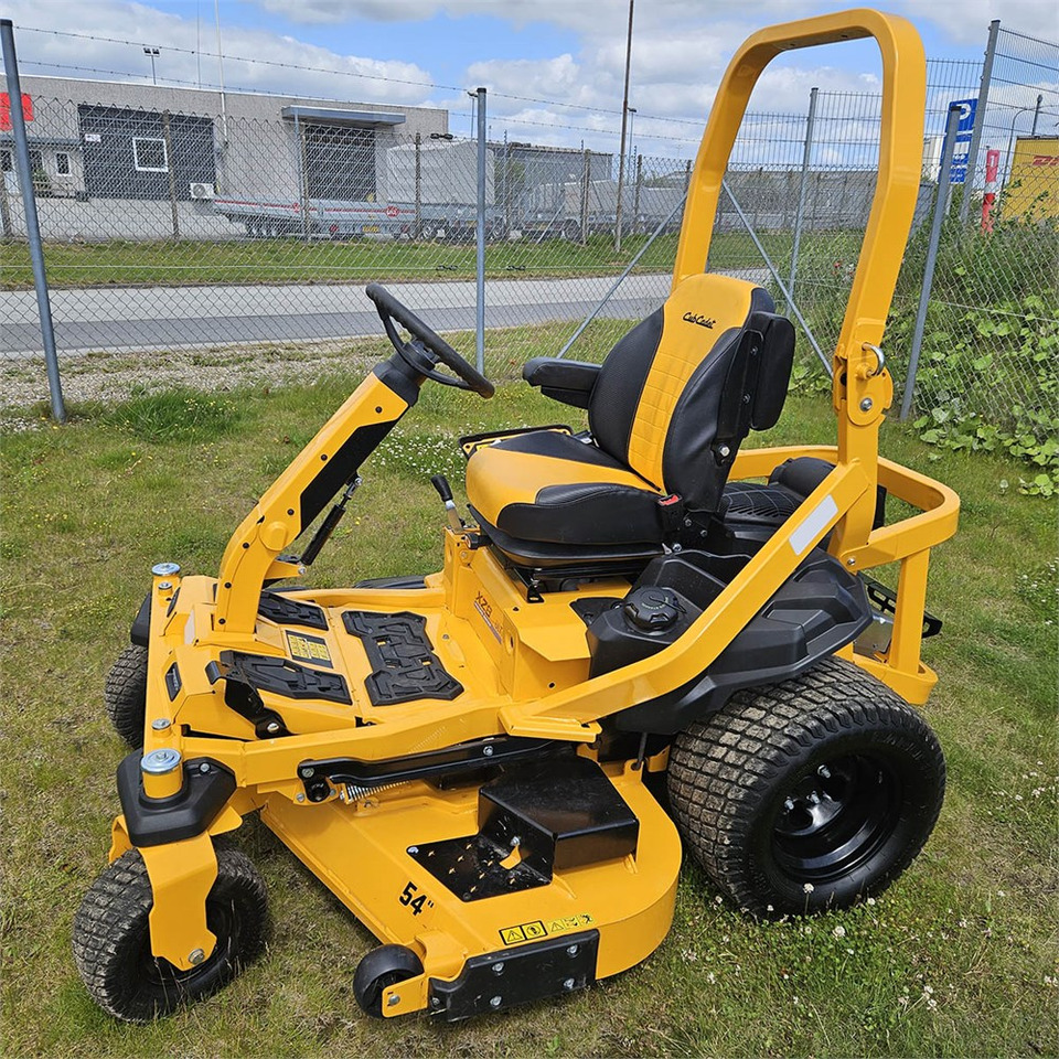 ABC Cub Cadet XZ8 Zero Turn - Korrëse bari i kopshtit: foto 1 ABC Cub Cadet XZ8 Zero Turn - Korrëse bari i kopshtit: foto 1