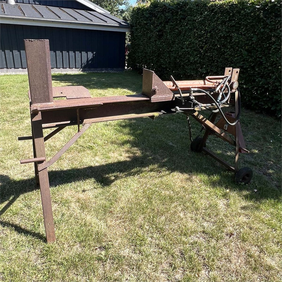 ABC Wood splitter - Makinë prerëse druri: foto 3 ABC Wood splitter - Makinë prerëse druri: foto 3