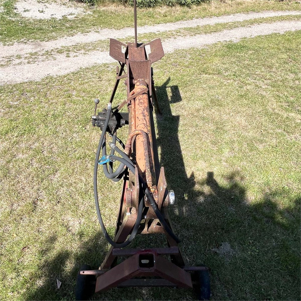 ABC Wood splitter - Makinë prerëse druri: foto 5 ABC Wood splitter - Makinë prerëse druri: foto 5