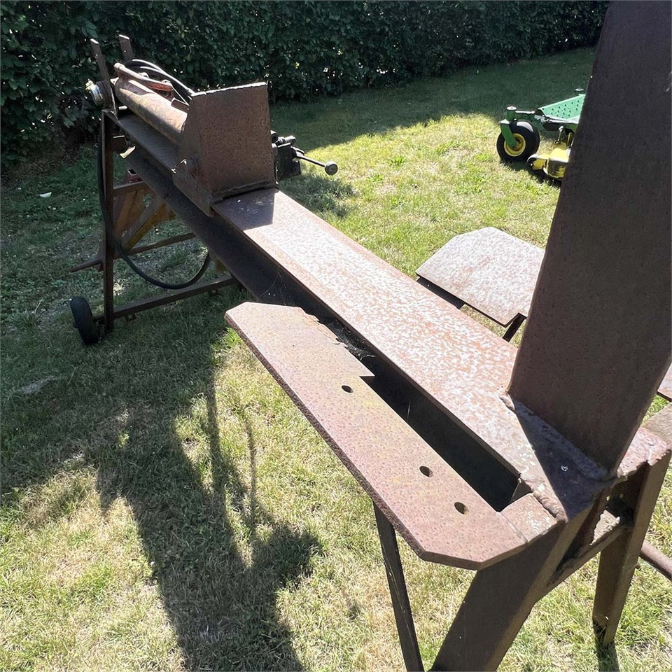 ABC Wood splitter - Makinë prerëse druri: foto 2 ABC Wood splitter - Makinë prerëse druri: foto 2