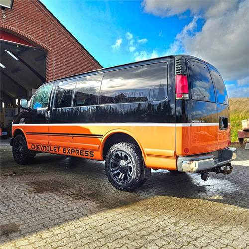 Chevrolet Express Van 2500 - Furgon pasagjerësh: foto 4 Chevrolet Express Van 2500 - Furgon pasagjerësh: foto 4