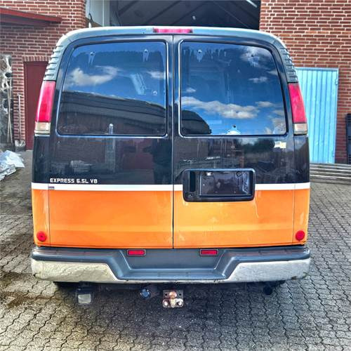 Chevrolet Express Van 2500 - Furgon pasagjerësh: foto 5 Chevrolet Express Van 2500 - Furgon pasagjerësh: foto 5