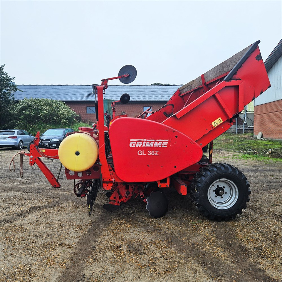 Grimme GL36SZ - Makinë mbjellëse për patate: foto 4 Grimme GL36SZ - Makinë mbjellëse për patate: foto 4