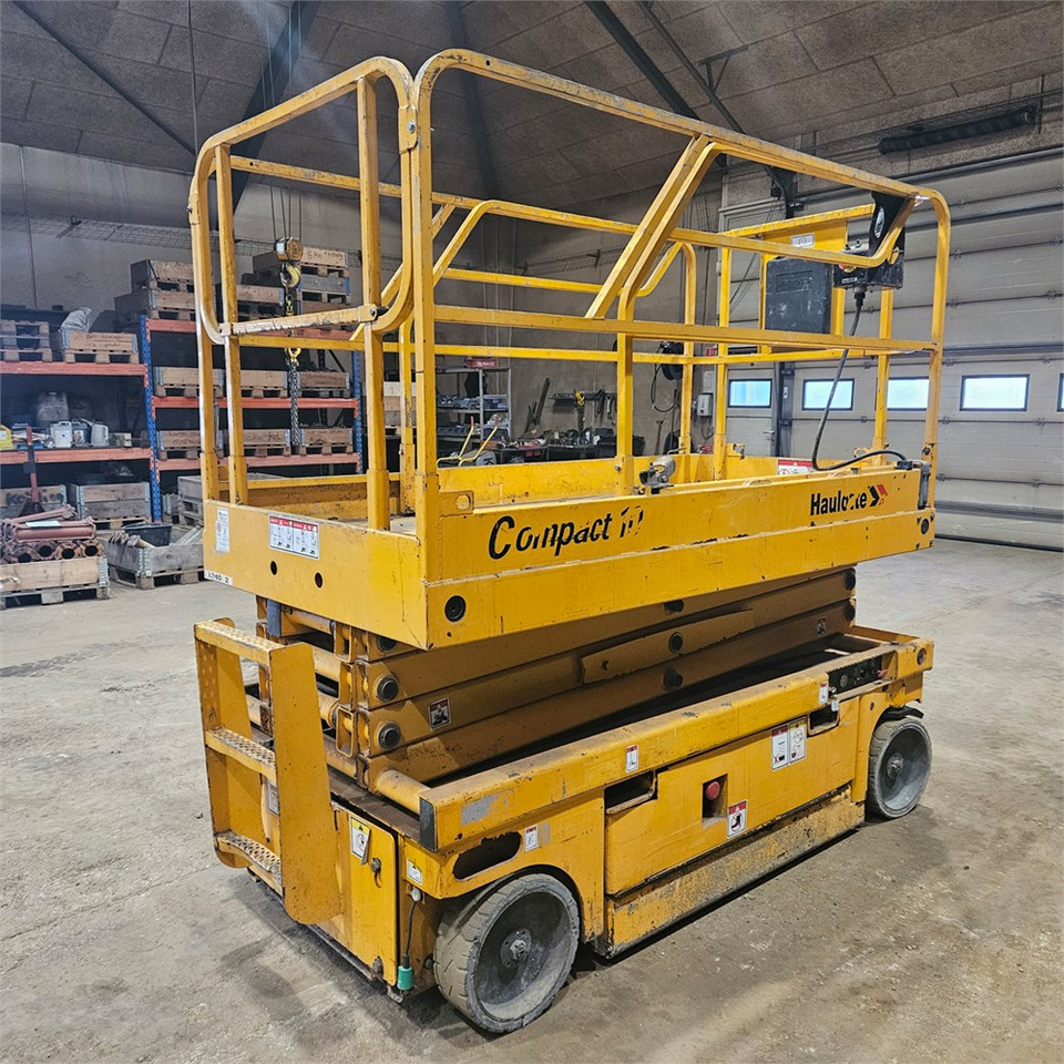 Haulotte Ciseaux Compact 10 - Ngritës gërshërë: foto 5 Haulotte Ciseaux Compact 10 - Ngritës gërshërë: foto 5