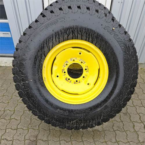 John Deere 2 styk - Traktor: foto 1 John Deere 2 styk - Traktor: foto 1