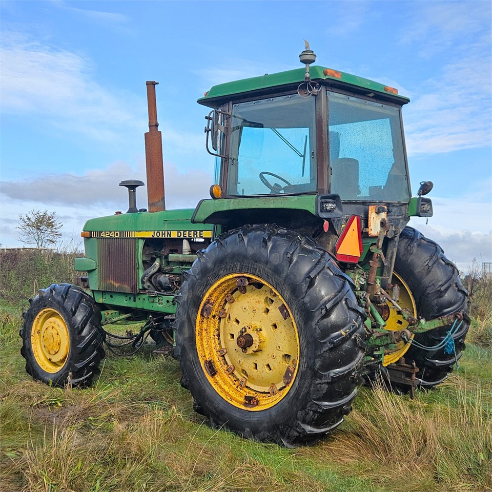 John Deere 4240 - Traktor: foto 5 John Deere 4240 - Traktor: foto 5