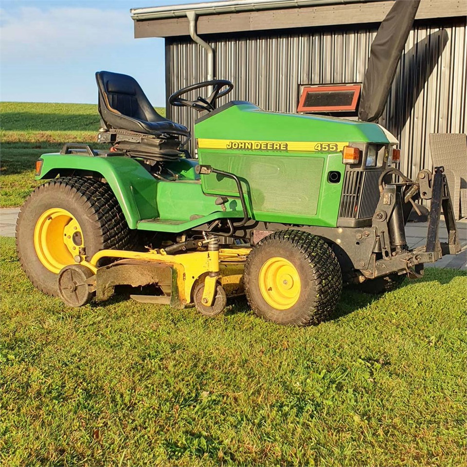 John Deere 455 - Korrëse bari i kopshtit: foto 3 John Deere 455 - Korrëse bari i kopshtit: foto 3