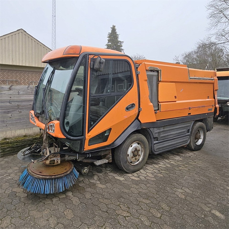 Johnston Sweepers CX400 - Makinë fshirëse për rrugët: foto 1 Johnston Sweepers CX400 - Makinë fshirëse për rrugët: foto 1