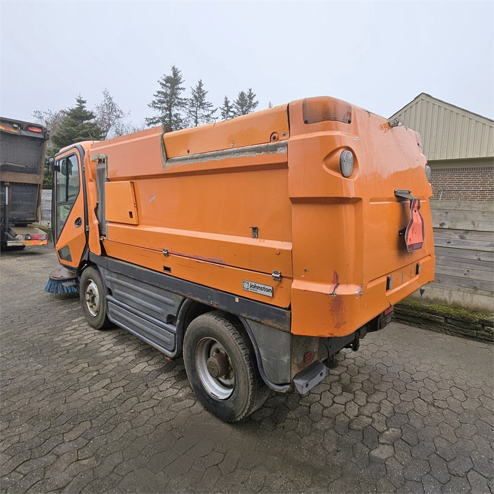 Johnston Sweepers CX400 - Makinë fshirëse për rrugët: foto 3 Johnston Sweepers CX400 - Makinë fshirëse për rrugët: foto 3