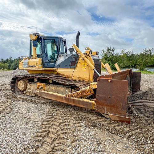 Komatsu D65 PX-15 EO - Buldozer: foto 1 Komatsu D65 PX-15 EO - Buldozer: foto 1