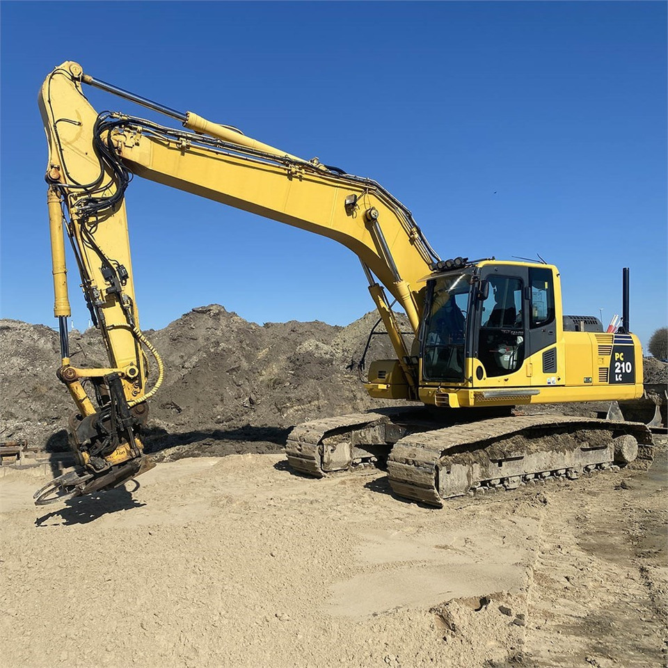 Komatsu PC210 LC-8K - Ekskavator me zinxhirë: foto 1 Komatsu PC210 LC-8K - Ekskavator me zinxhirë: foto 1