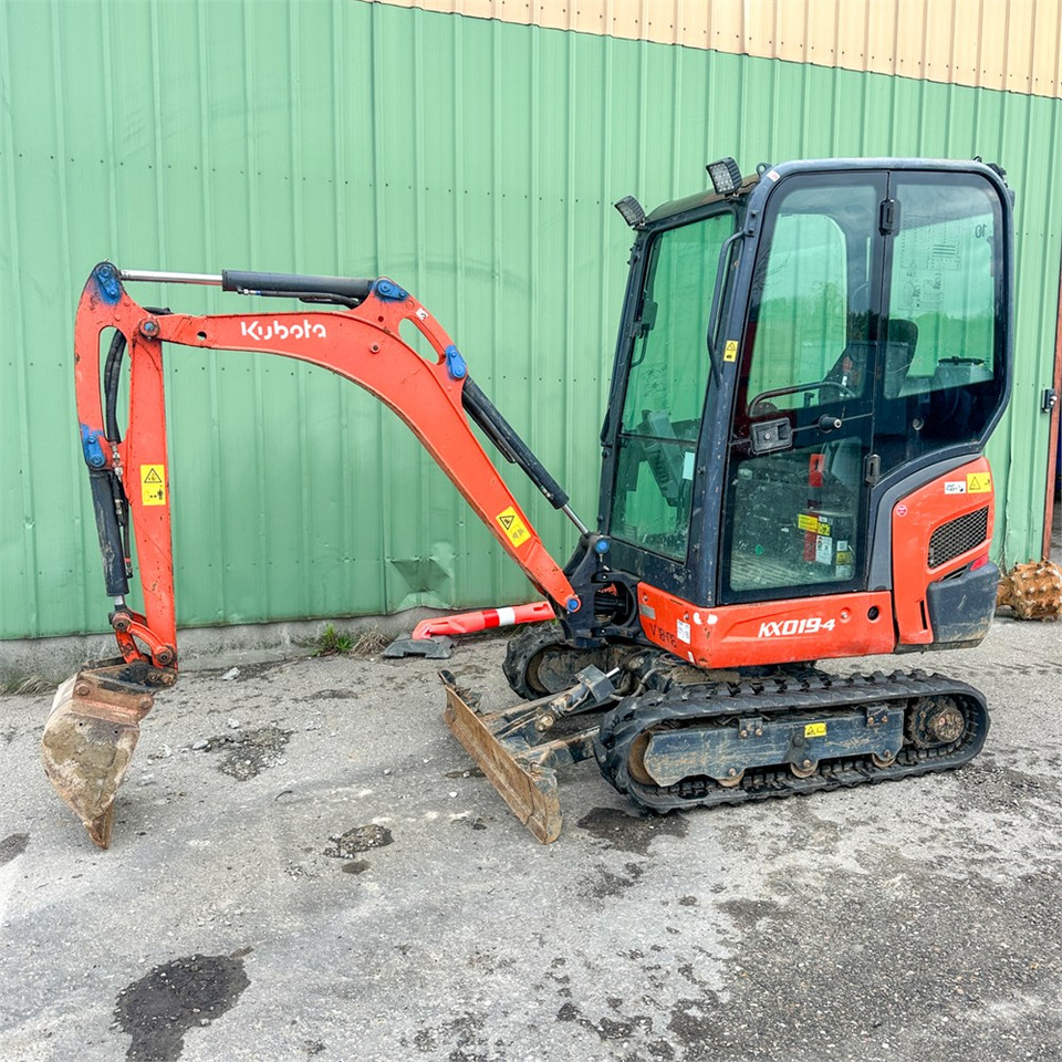 Kubota KX019-4 - Miniekskavator: foto 1 Kubota KX019-4 - Miniekskavator: foto 1
