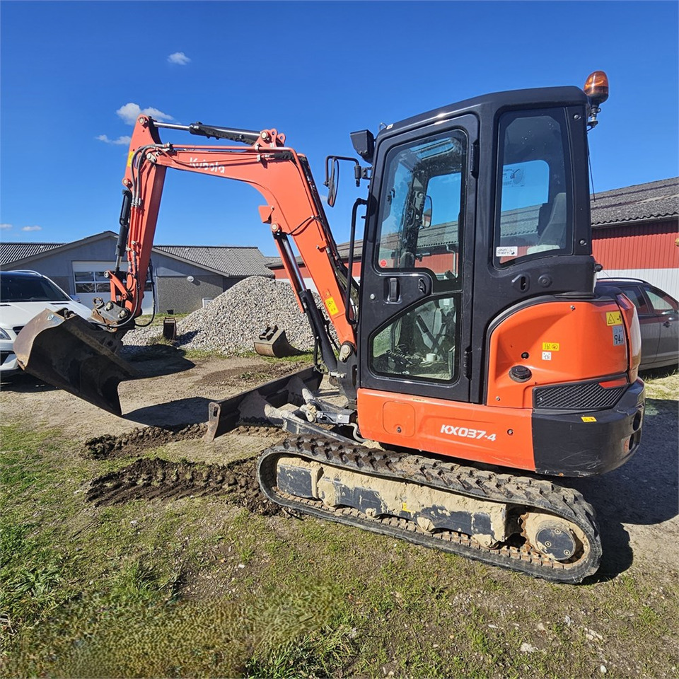 Kubota KX037-4 - Miniekskavator: foto 2 Kubota KX037-4 - Miniekskavator: foto 2